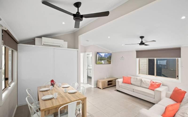 Sapphire Beach Holiday Park ภายนอก รูปภาพ